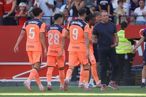 وباء غير مسبوق بـ10 إصابات.. ما الذي يحدث في برشلونة؟